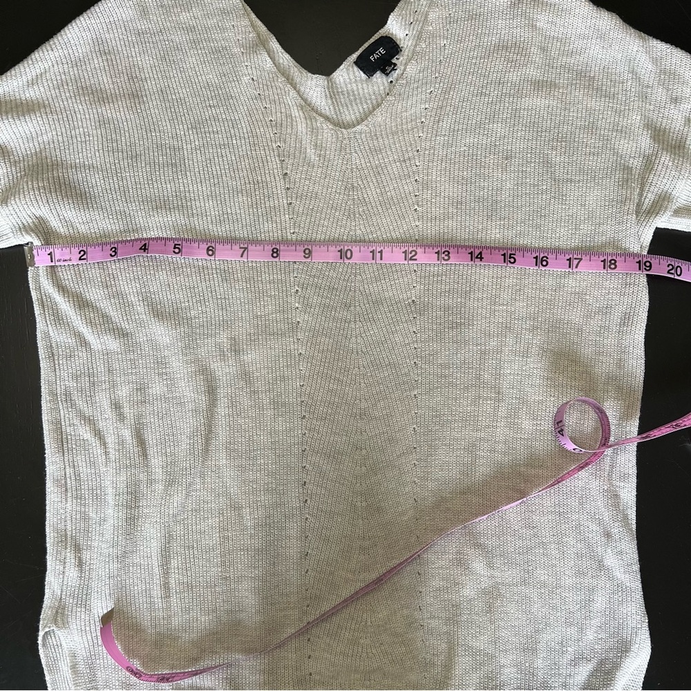 Fate Lightweight V-Neck Sweeter Grey Size S - Picture 7 of 8